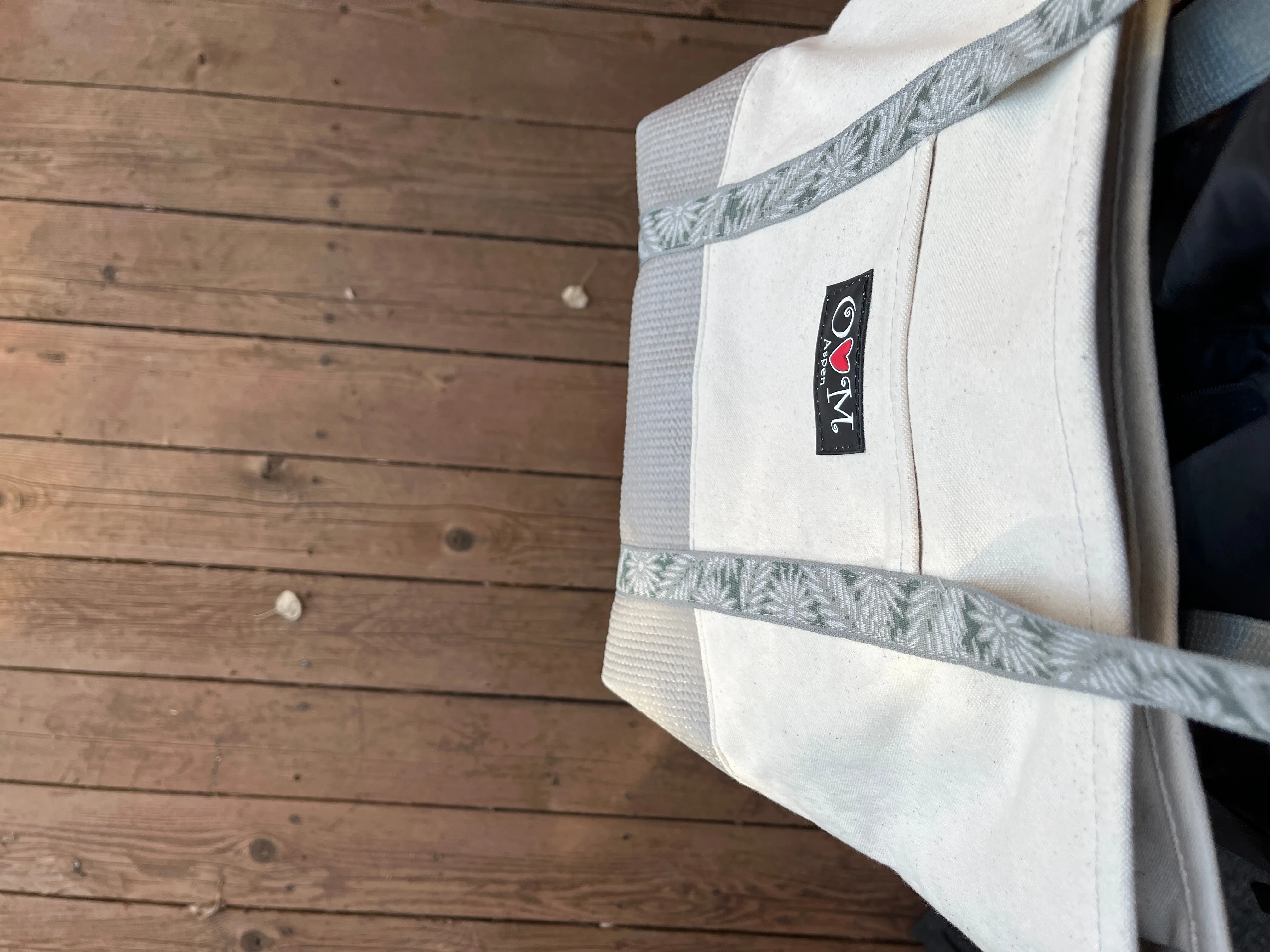 Canvas Zip Tote-Gray