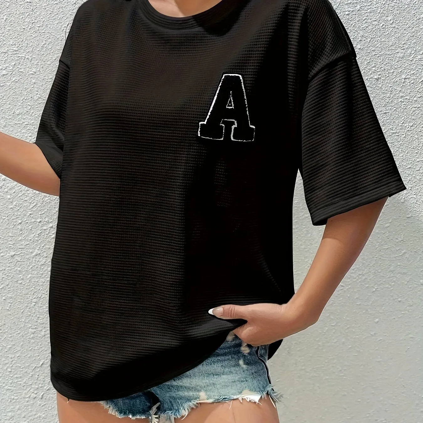 Chic Letter Patch Crew Neck Tee for Spring  Summer