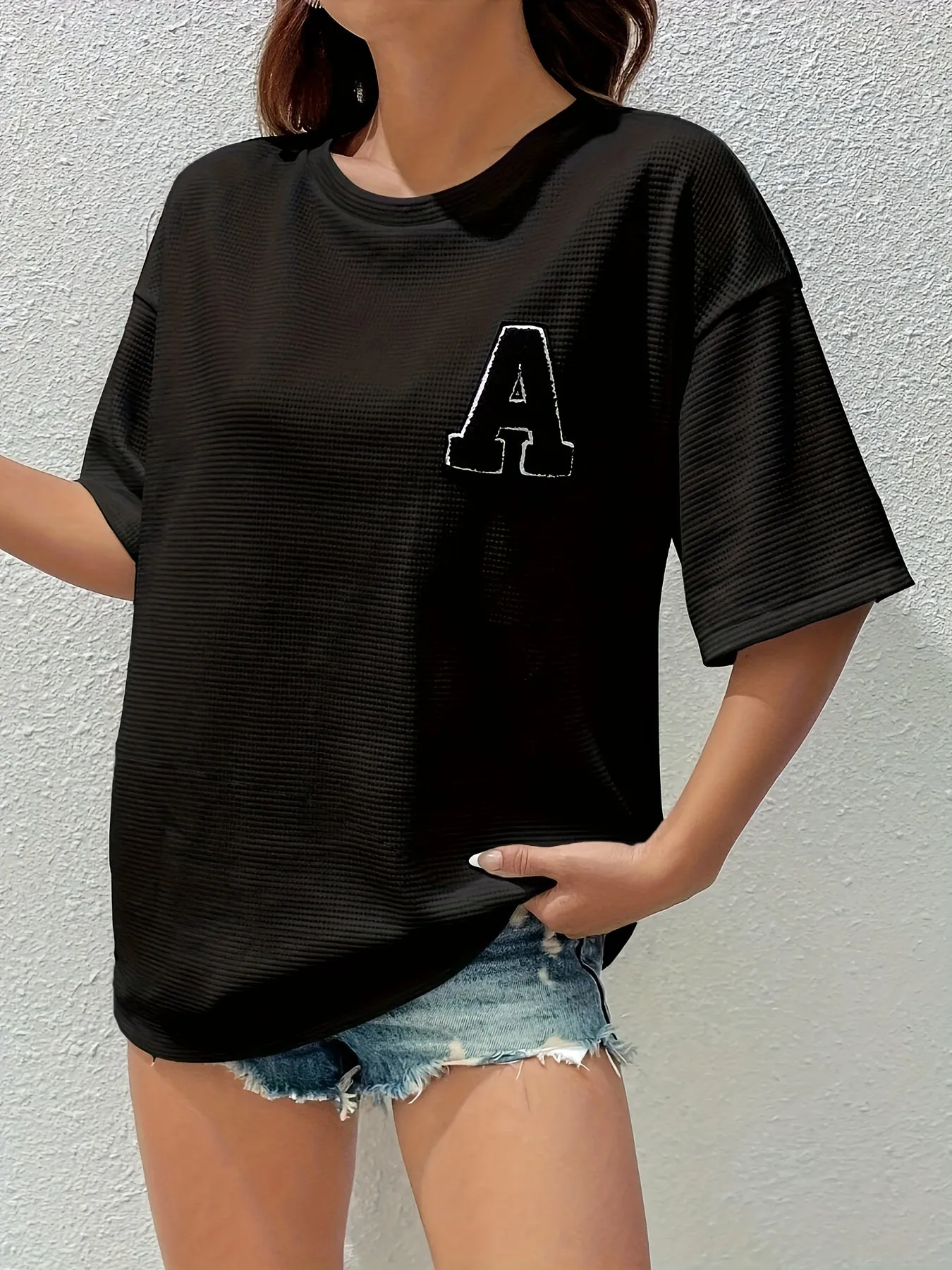 Chic Letter Patch Crew Neck Tee for Spring  Summer